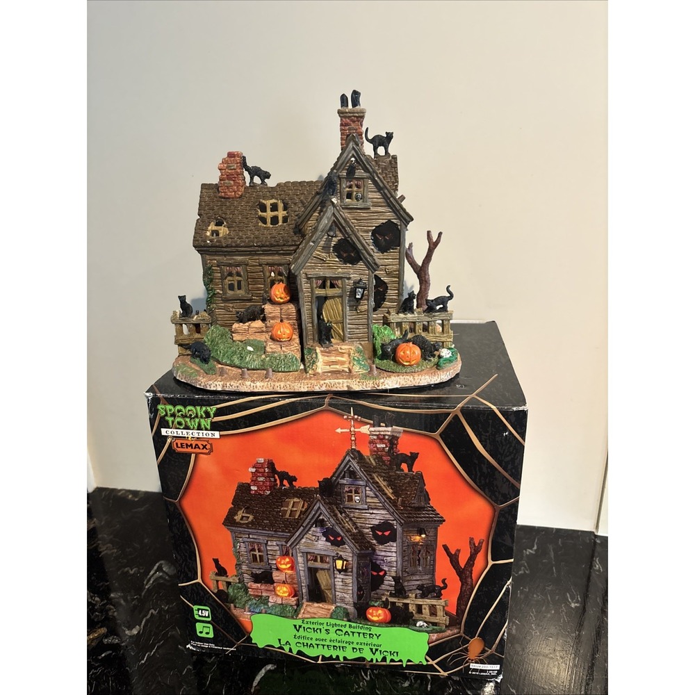 Lemax Spooky Town Vicki's Cattery 05109 Halloween Village Retired- Read